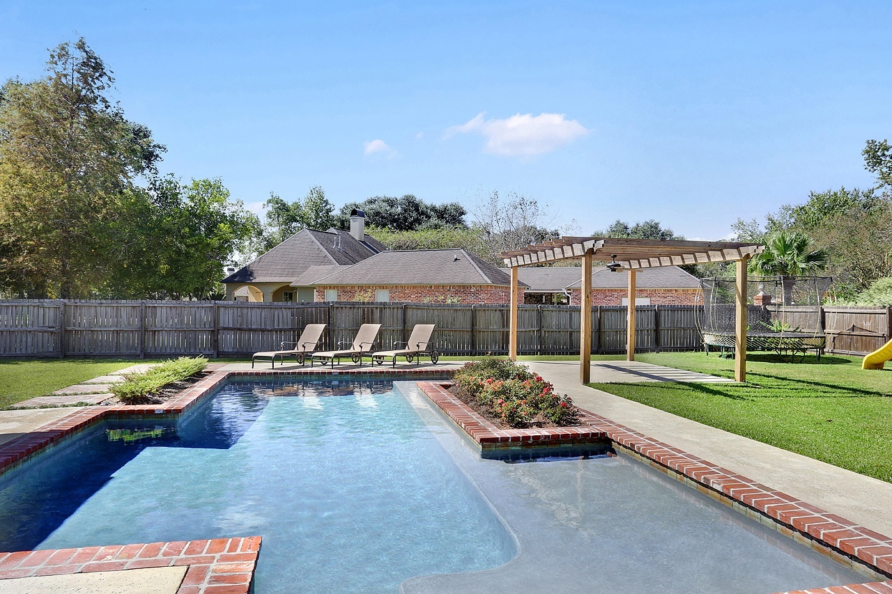 Highland_Pool.jpg