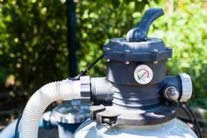 Baton Rouge Pool Contractors: Money and Energy Saving Pool Pumps
