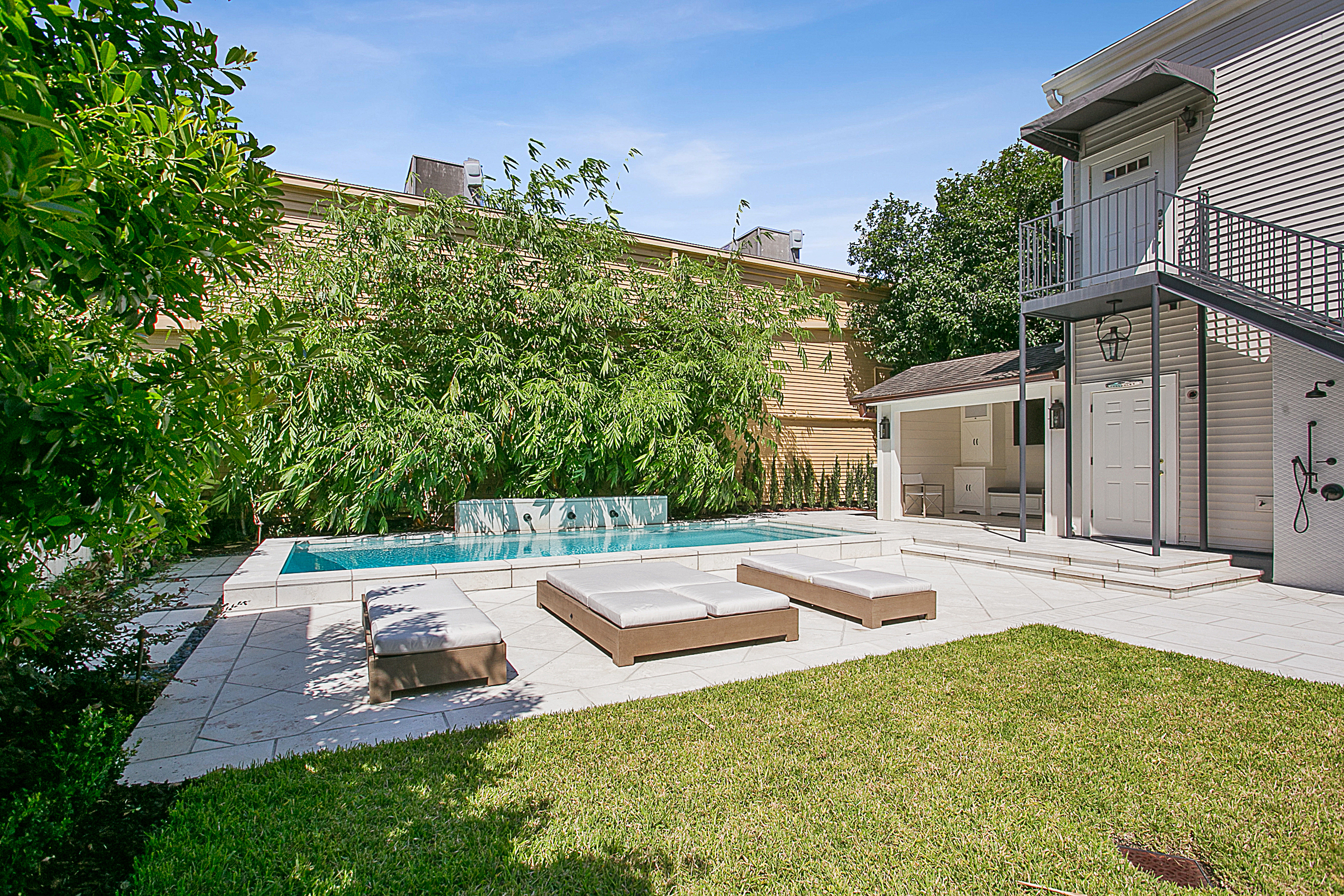 Dream pool cocktail with wetedge plaster firerock pavers