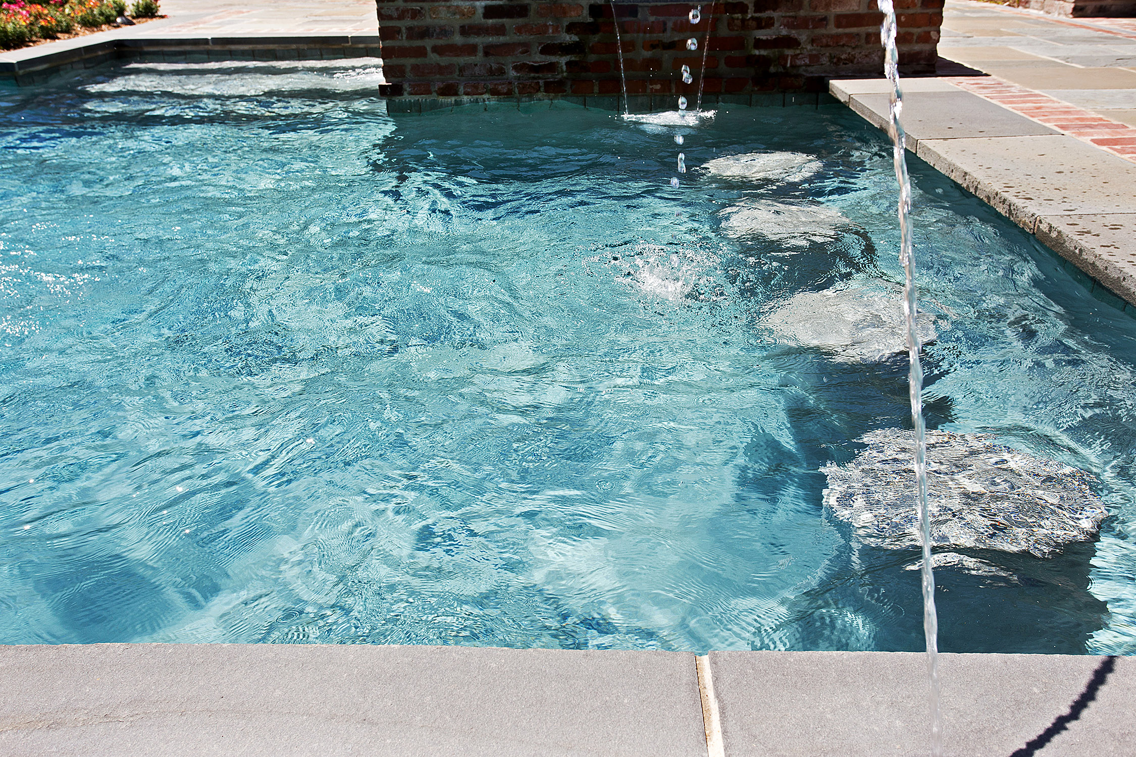 pool with underwater seating in Baton Rouge