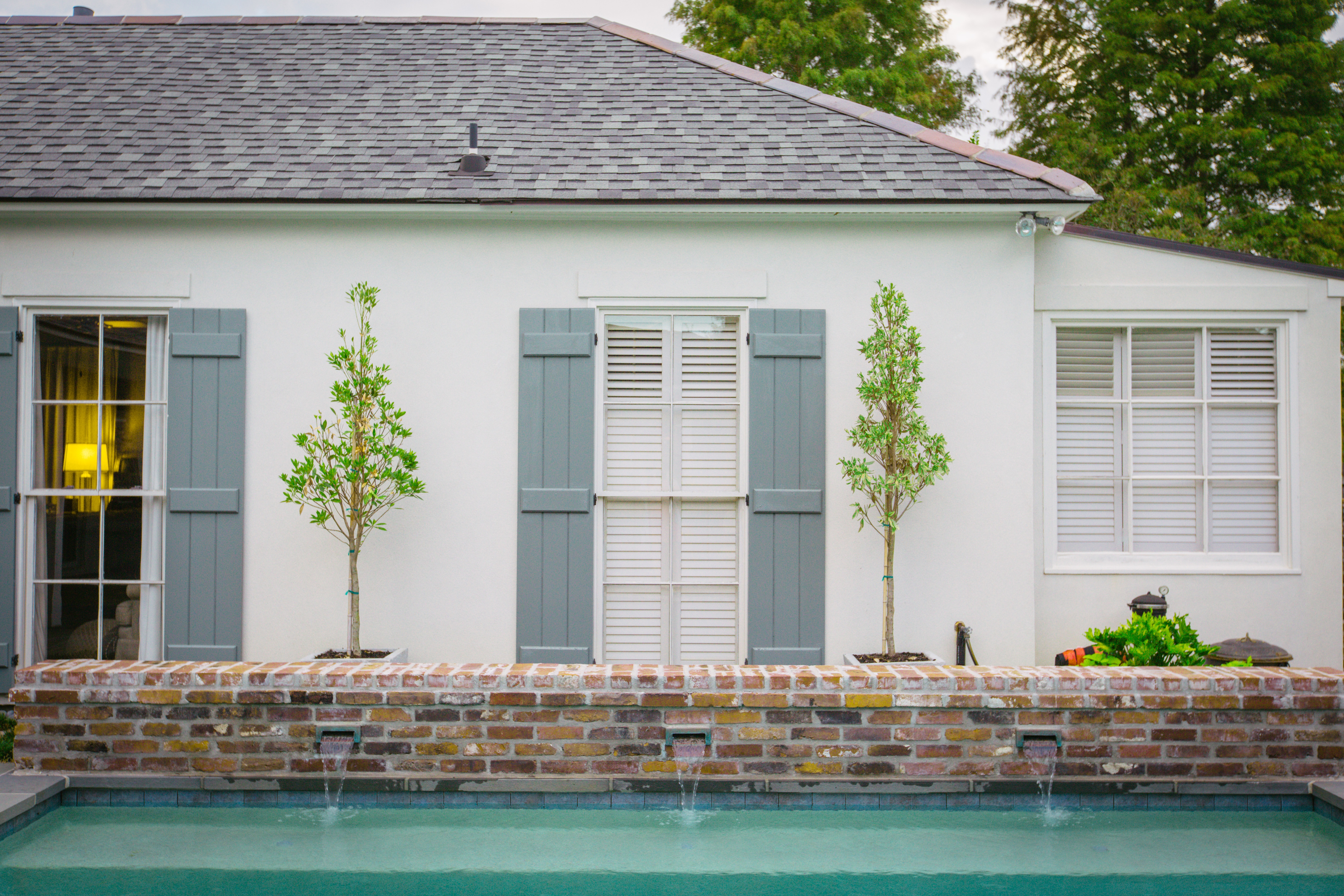 custom antique brick on pool